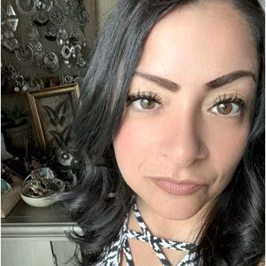 Meet your Posher, Rebekah